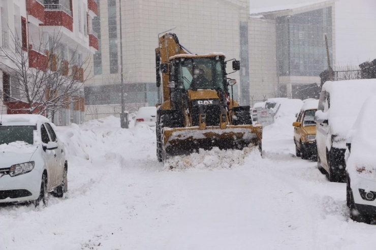 Bingöl’de Kar Etkisini Gösterdi, 281 Köy Yolu Ulaşıma Kapandı