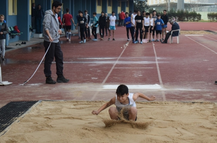 Nilüferli Atletlerden 18 Madalya