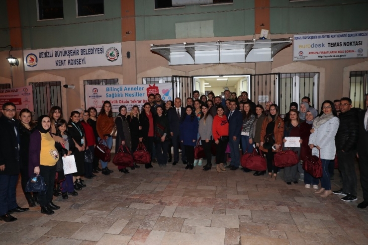 Hamilelik Okulunda 12. Dönem Tamamlandı