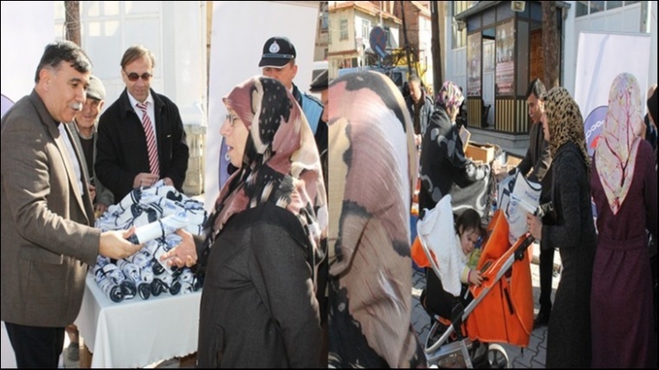 Emet Belediyesi Çanta Dağıttı