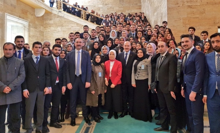 Gençler Cumhurbaşkanı Erdoğan İle Bir Araya Geldi