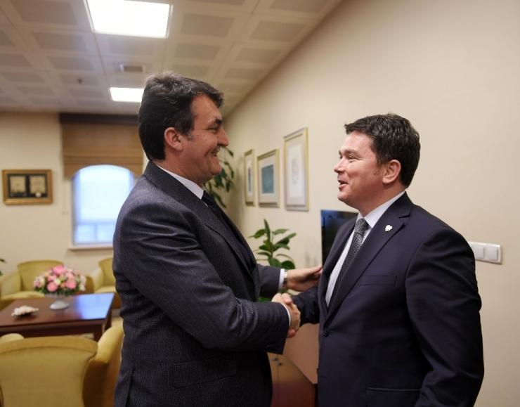 İki Adaydan Centilmenlik Vurgusu