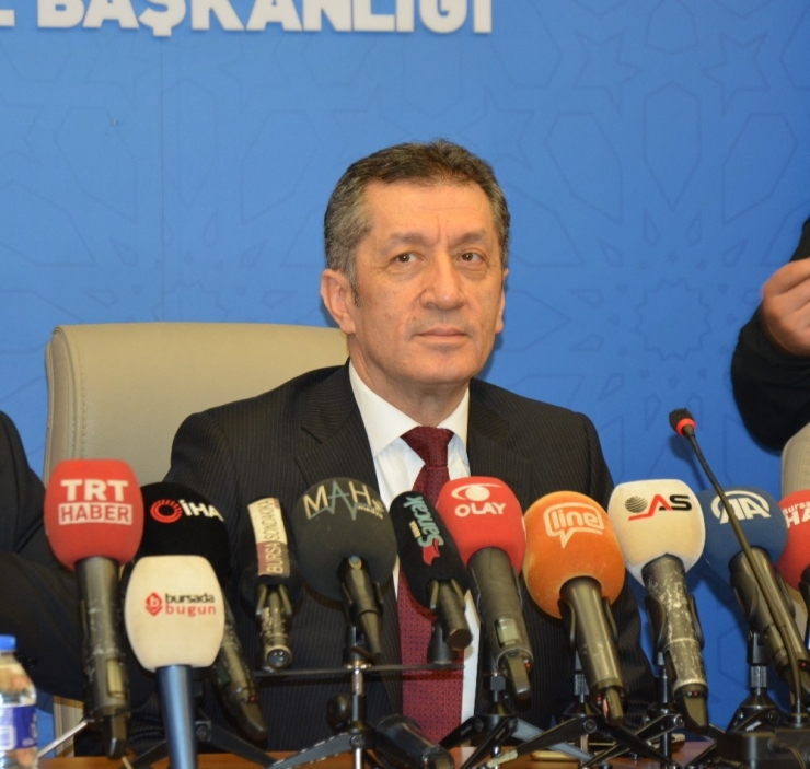 Bakan Selçuk: “Eğitimi Sınıflarda Ve Okullarda Yapılan Bir İş Olarak Görmüyoruz”