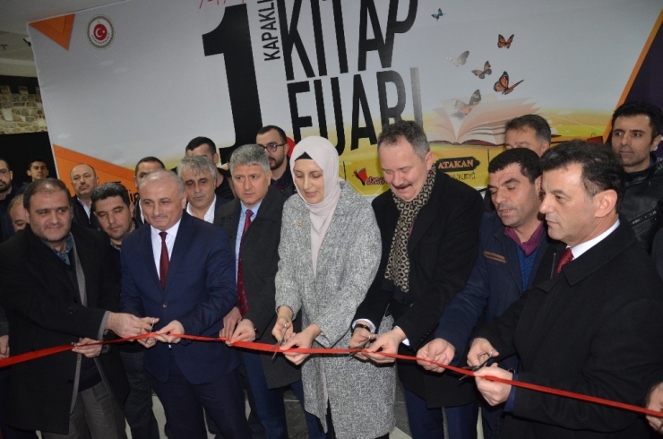 İlk Kez Kitap Fuarı Düzenlendi