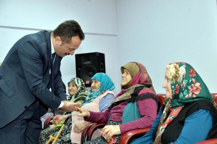 Vali Şentürk, Huzurevi Sakinleriyle Bir Araya Geldi