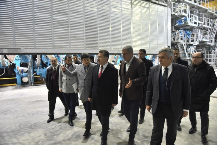 Yılmaz, Kağıt Fabrikasını İnceledi