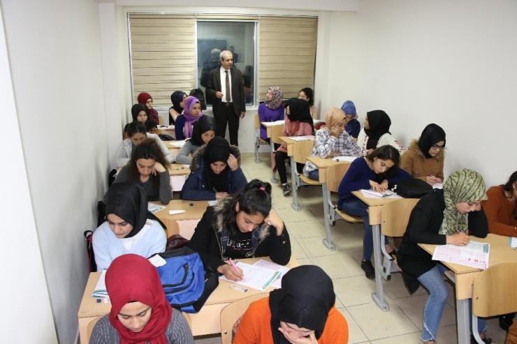 Demirkol Gençlerle Bir Araya Geldi