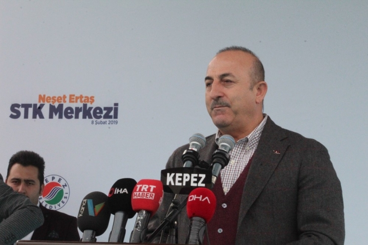 Bakan Çavuşoğlu: "Türkiye Dünyada Önemli Bir Aktördür, Zayıf Olsaydık Savrulur Giderdik"