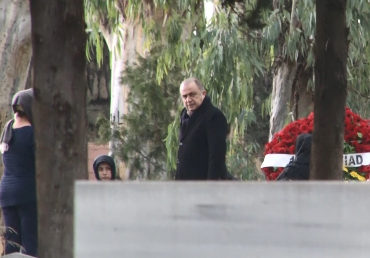 Fatih Terim, Babasının Mezarını Ziyaret Etti