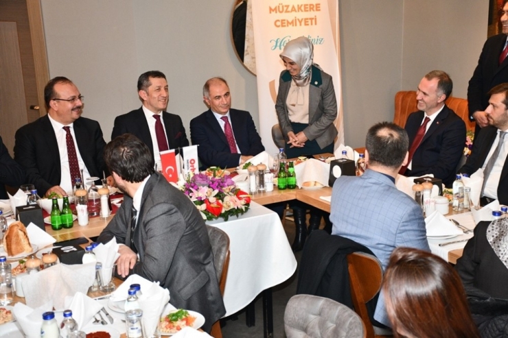 Milli Eğitim Bakanı Ziya Selçuk İnegöl Müzakere Cemiyetiyle Buluştu