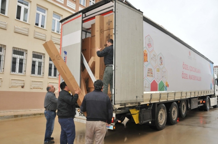 Özel Eğitim Öğrencilerinin Materyalleri Denizli’ye Geldi