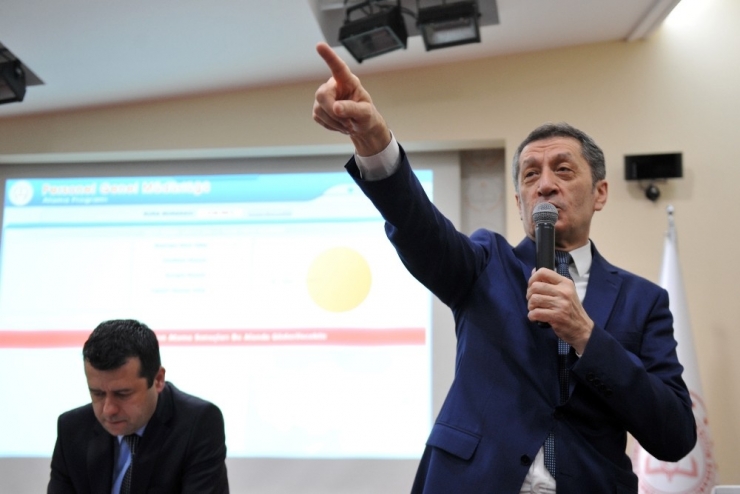 Milli Eğitim Bakanlığınca 20 Bin Öğretmenin Ataması Yapıldı. Atama Sonuçları Bakanlığın Resmi Web Sitesinden Öğrenilebilecek.