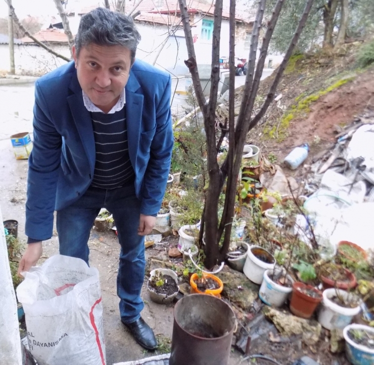 Yaşlı Kadının Sobasını Her Gün Muhtar Yakıyor