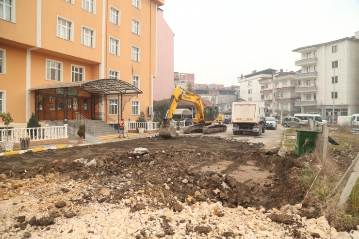 Ünye’de Trafiği Rahatlatacak Yolda Çalışmalar Devam Ediyor