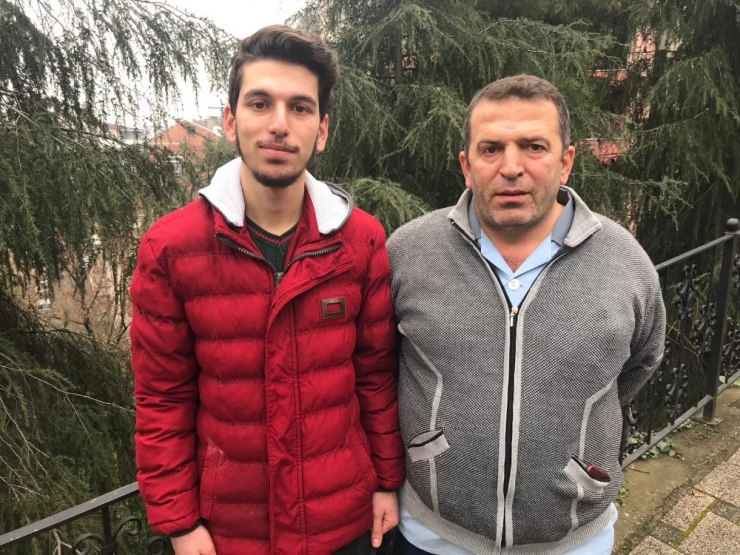 20 Yaşındaki Üniversite Öğrencisi Muhtar Adayı Oldu