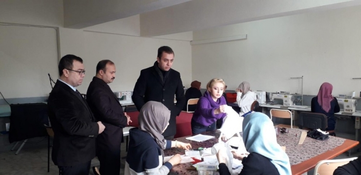 81 Kursta Bin 725 Kişiye Eğitim