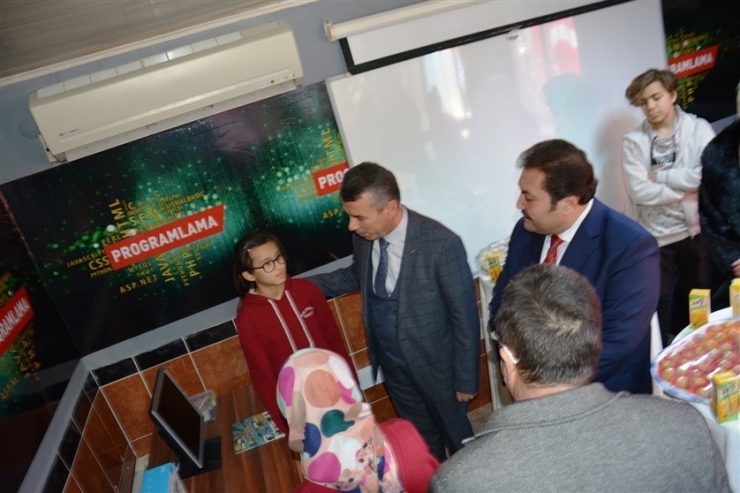 Edremit’te Robotik Ve Kodlama Atölyesi Düzenlenen Törenle Öğrencilerin Hizmetine Açıldı