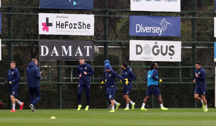 Fenerbahçe, Zenit Maçı Hazırlıklarına Başladı