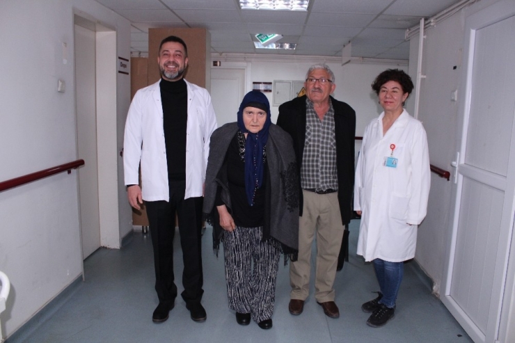 Beyin Pili Takıldı, İstemsiz Hareketlerden Kurtuldu