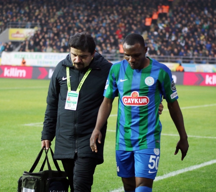 Spor Toto Süper Lig: Çaykur Rizespor: 1 - Antalyaspor: 0 (İlk Yarı)