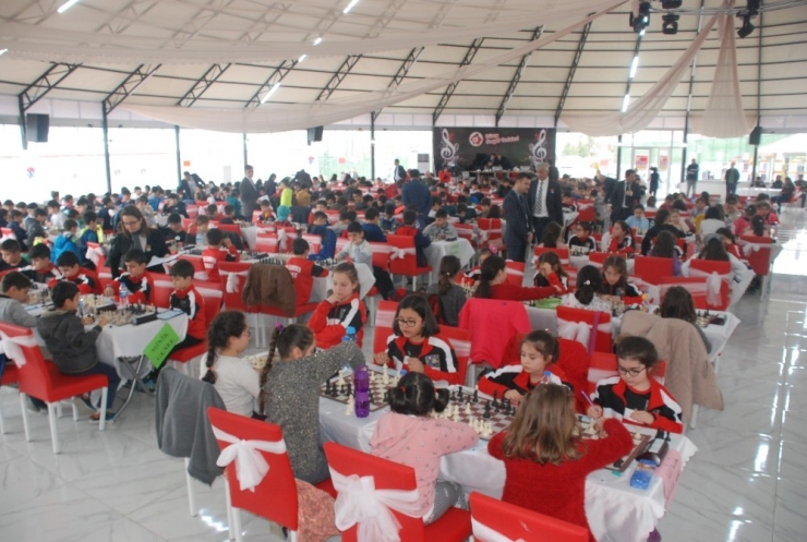 Tokat’ta, 400 Öğrenci Mat Etmek İçin Yarıştı