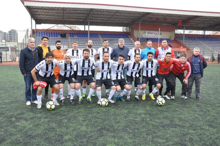 70 Yaşındaki Şerif Kunt İlk Maçına Çıktı