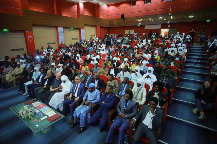 Türkiye’deki Çadlı Öğrenciler Kbü’de Bir Araya Geldi