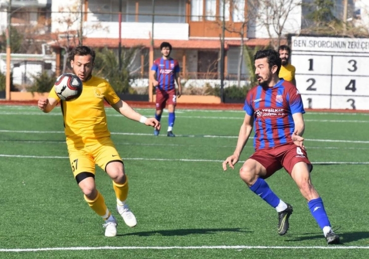 Lider Aliağaspor, 3 Puanı 3 Golle Aldı