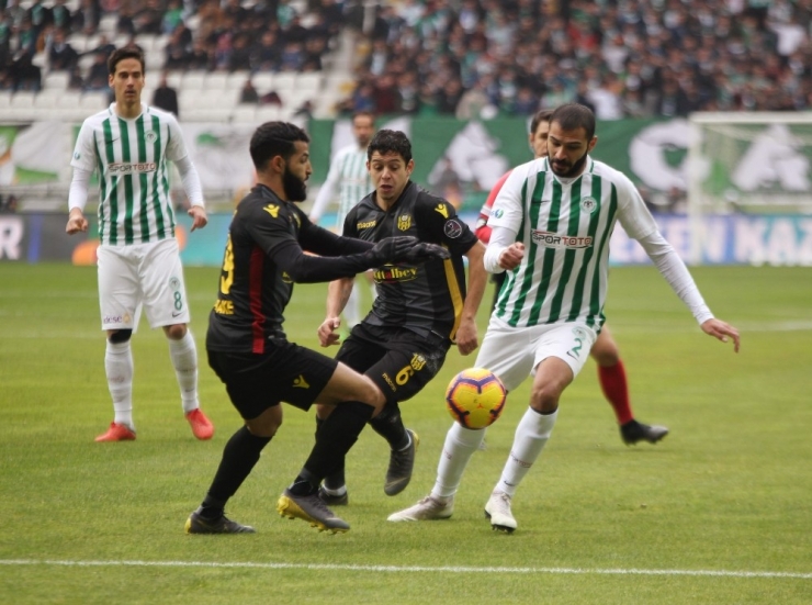 Spor Toto Süper Lig: Atiker Konyaspor: 0 - E. Yeni Malatyaspor: 0 (İlk Yarı)