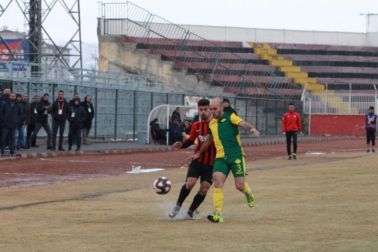 Tff. 3. Lig: Van Büyükşehir Belediyespor: 0 - Esenler Erokspor: 0