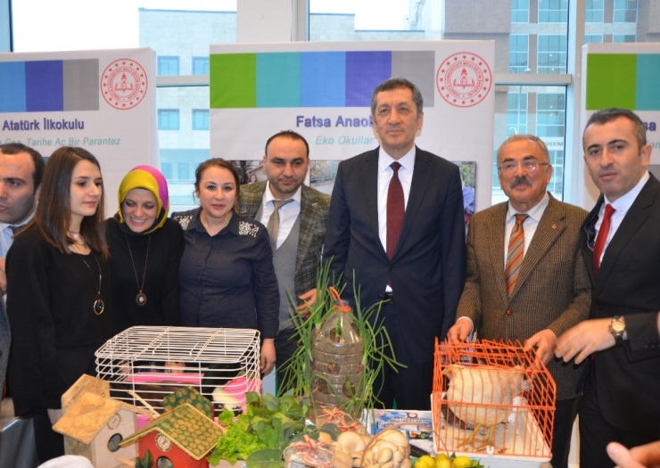 Bakan Ziya Selçuk Öğrencilerin Konserine Katıldı