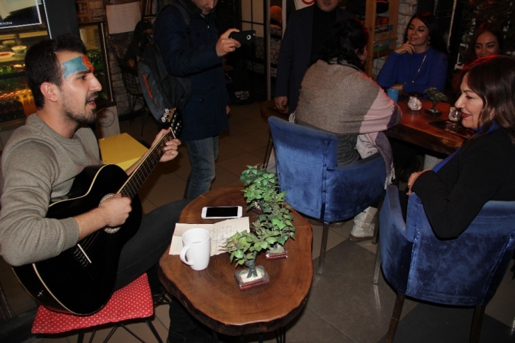 Amber Türkmen’e Gençlerden Tam Destek