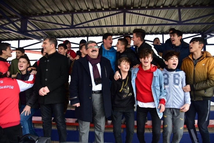 Başkan Can, Bilecik Derbisini Taraftarlarla Birlikte İzledi