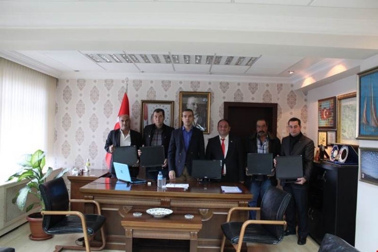 Emet Kaymakamlığı’na Teslim Edilen Bilgisayarların Dağıtımı Yapıldı
