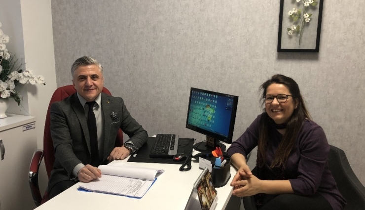 Ameliyatsız Tedavi Edildi, Artık Rahat Gülüp, Hapşırıyor