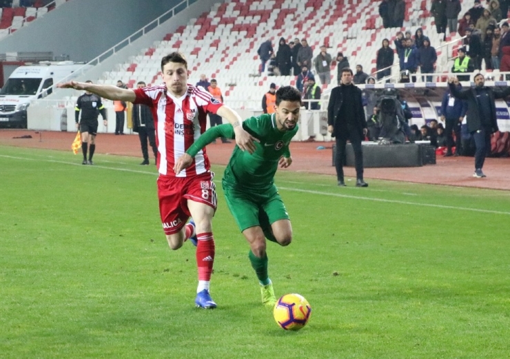 Spor Toto Süper Lig: Dg Sivasspor: 2 - Akhisarspor: 1 (Maç Sonucu)