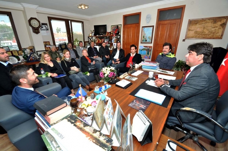 Chp’nin Foça Adayından Başkan Demirağ’a Ziyaret