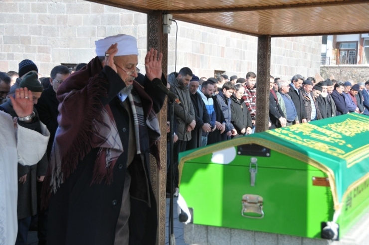 Bahaddin Akyüz Hoca Dualarla Uğurlandı