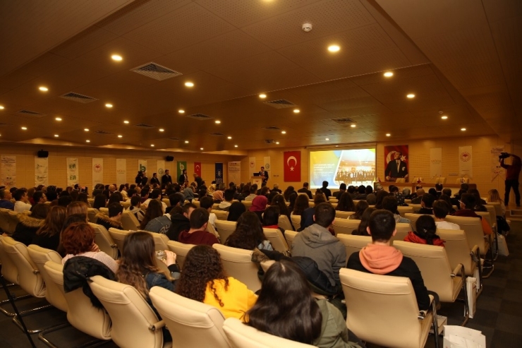 Başkan Aktaş’tan Gençlere Altın Öğütler