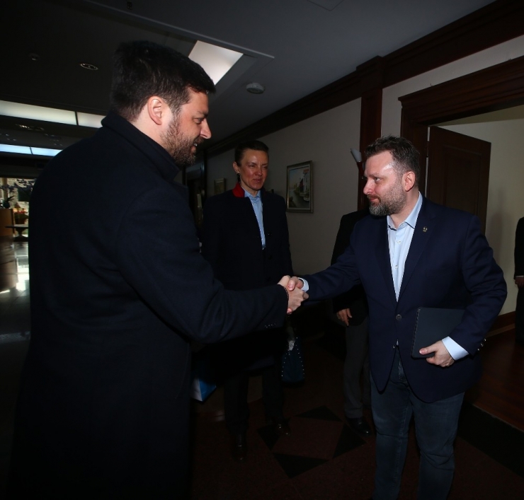 Fenerbahçe’den Zenit Yönetimine Yemek