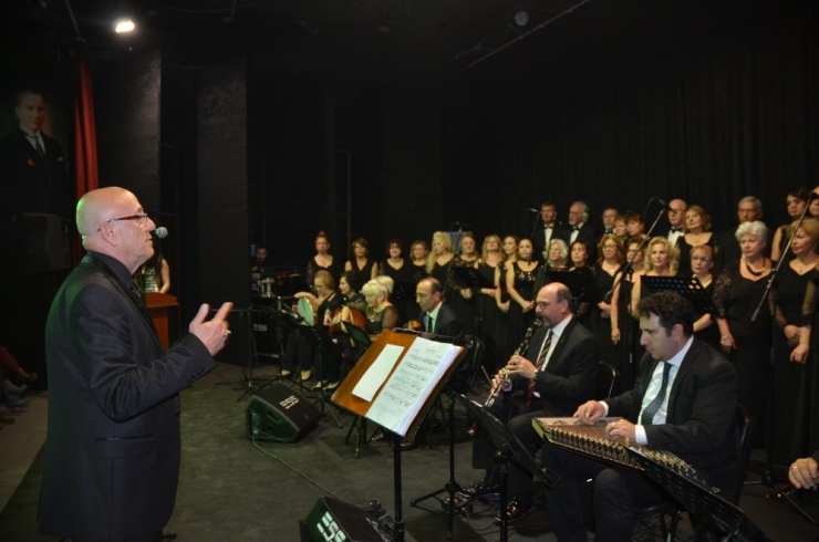 Kuşadası’nda ‘Dramalı Hasan Hasgüler’ Konseri