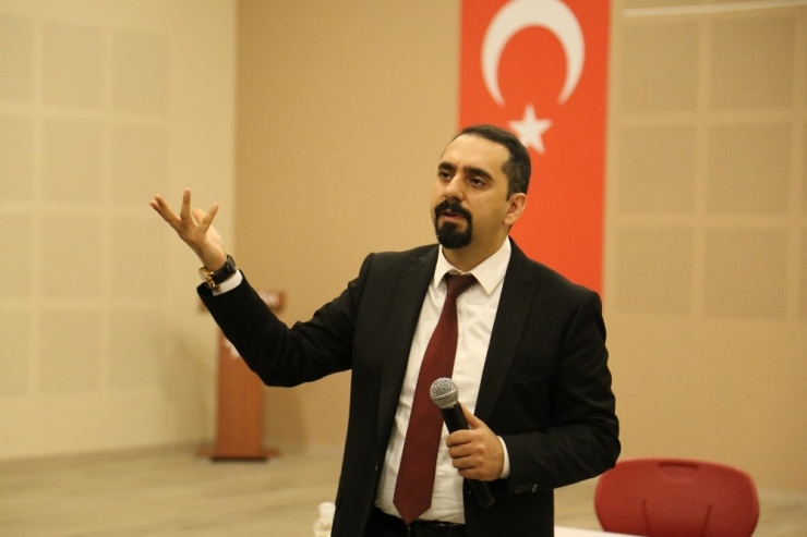 Gençlerin Hayallerine Dokunarak Girişimciliği Anlattı