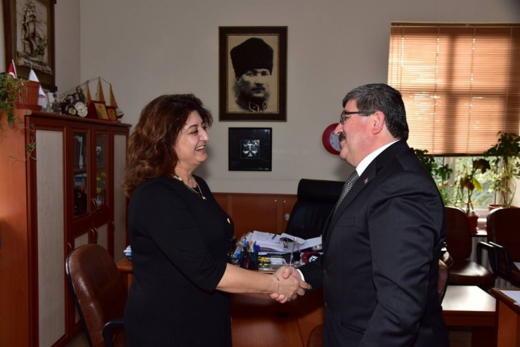 Başkan Can Kurum Yöneticileri Ve Çalışanlarıyla Bir Araya Geldi