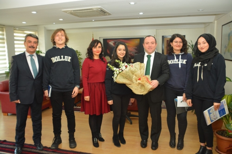 Öğrenciler Müdür Yıldız’la Röportaj Yaptı