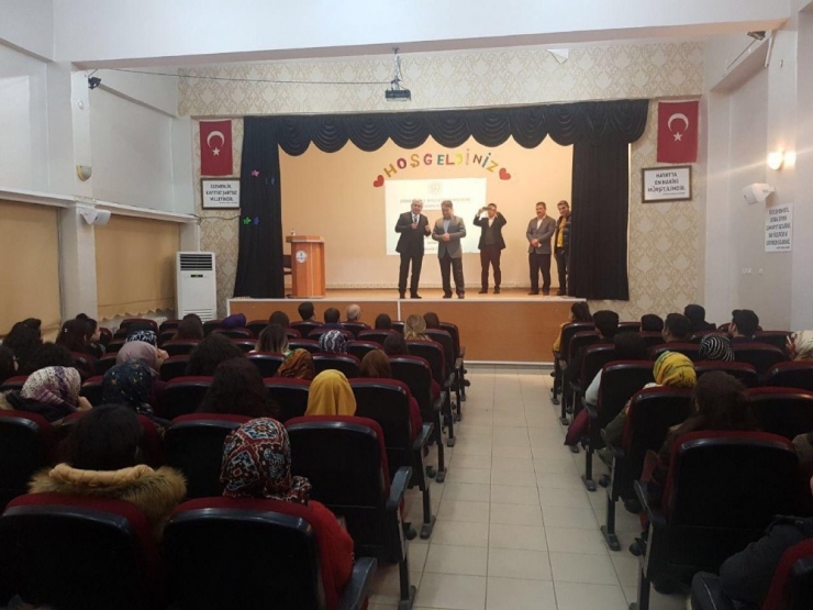Aslan, Bismil’de Aday Öğretmen Seminerine Katıldı
