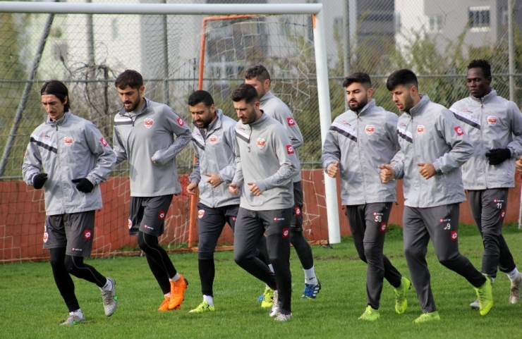 Adanaspor Çift İdmanla Çalışıyor