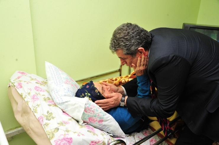 Başkan Çalkaya, "Önce İnsan" Diyerek Yola Devam Edecek