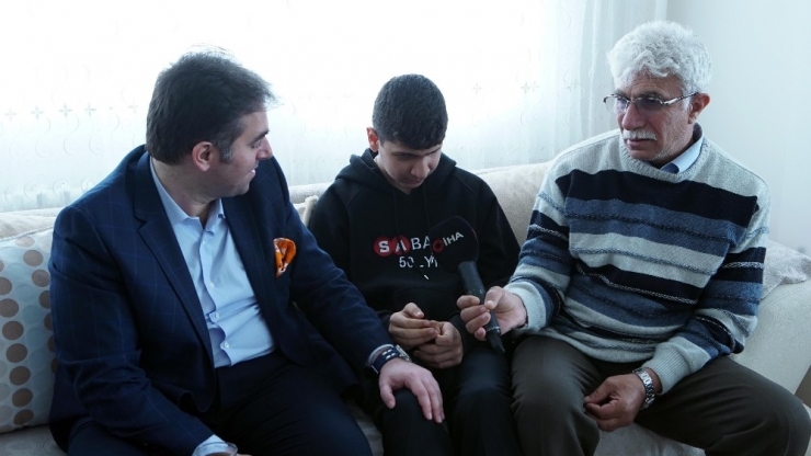 Hayali Doktorluk Olan Görme Engelli Gence, Doktor Başkan Adayından Sevindiren Ziyaret