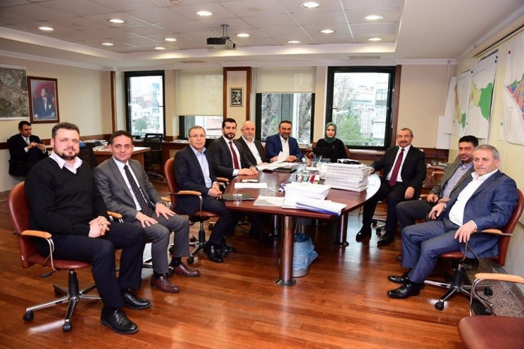 İsmail Erdem Ataşehir’de Göreve Başlamadan Sorunları Çözmeye Başladı