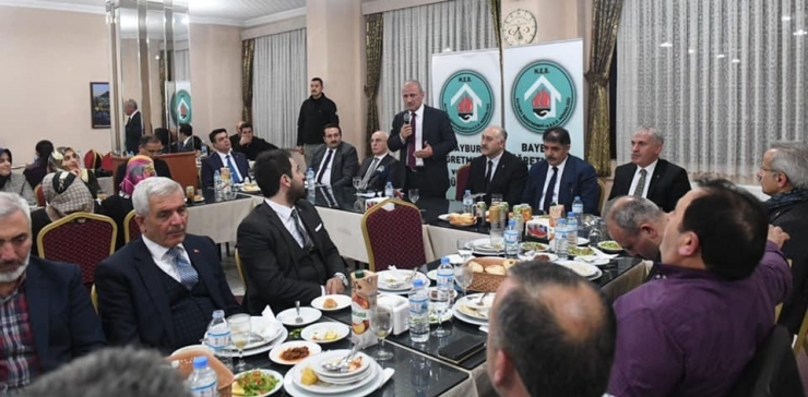 Bakan Turhan: “Cumhur İttifakı Eğer Yüzde 60’ın Üzerinde Oy Alırsa, Bizim İçin Tuzak Kuranlar Bir Daha Düşünecek”